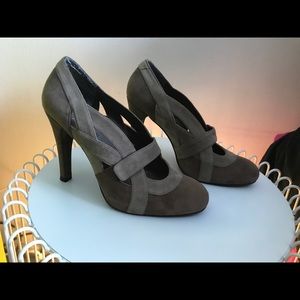 Women’s suede pumps, good used condition.